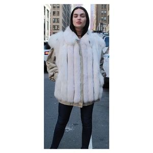 SOLD! Pre-owned Lynx Dyed Fox Poplin Sleeves